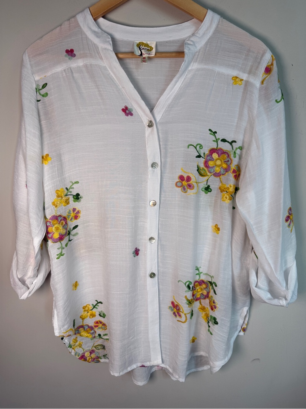 Anthropologie Fig and Flower Embroidered Floral Roll-Tab Blouse White Boho Sz M